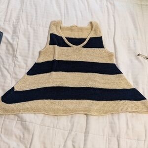 Oddi sleeveless striped sweater top size small